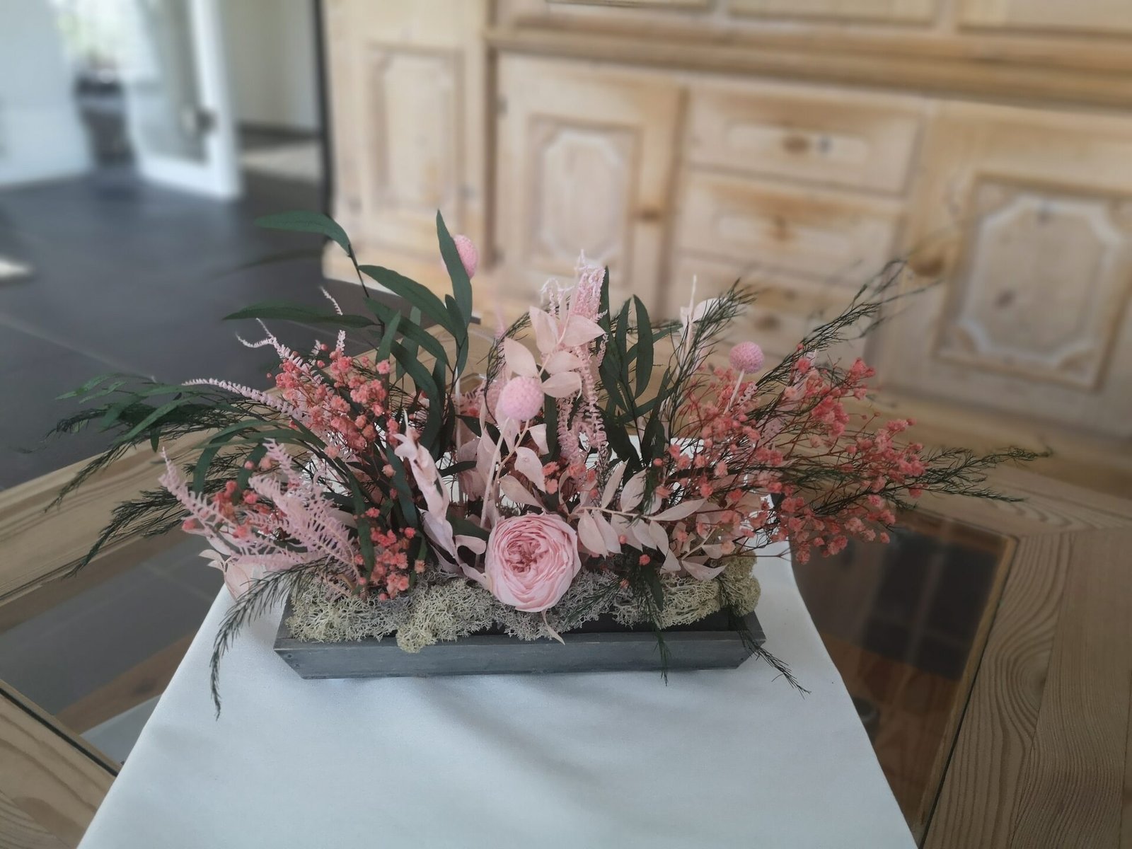 Stabilisierte Rosen in elegantem Gefäß
